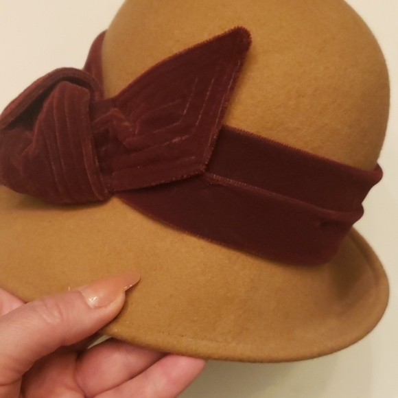 ?lord & Taylor wool hat. Made in ITALY. NWT main image 4